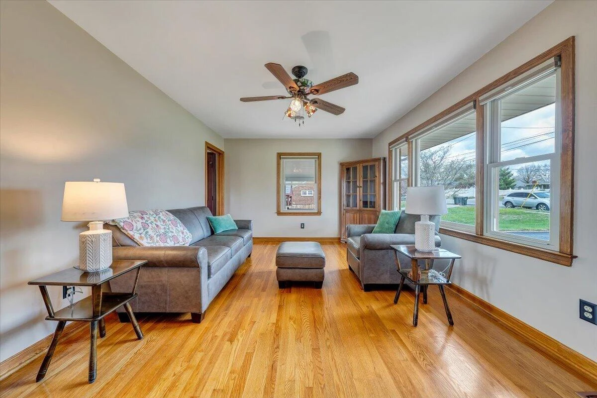 403 Lake AVE - Photo 8