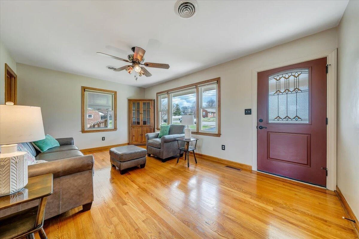 403 Lake AVE - Photo 9
