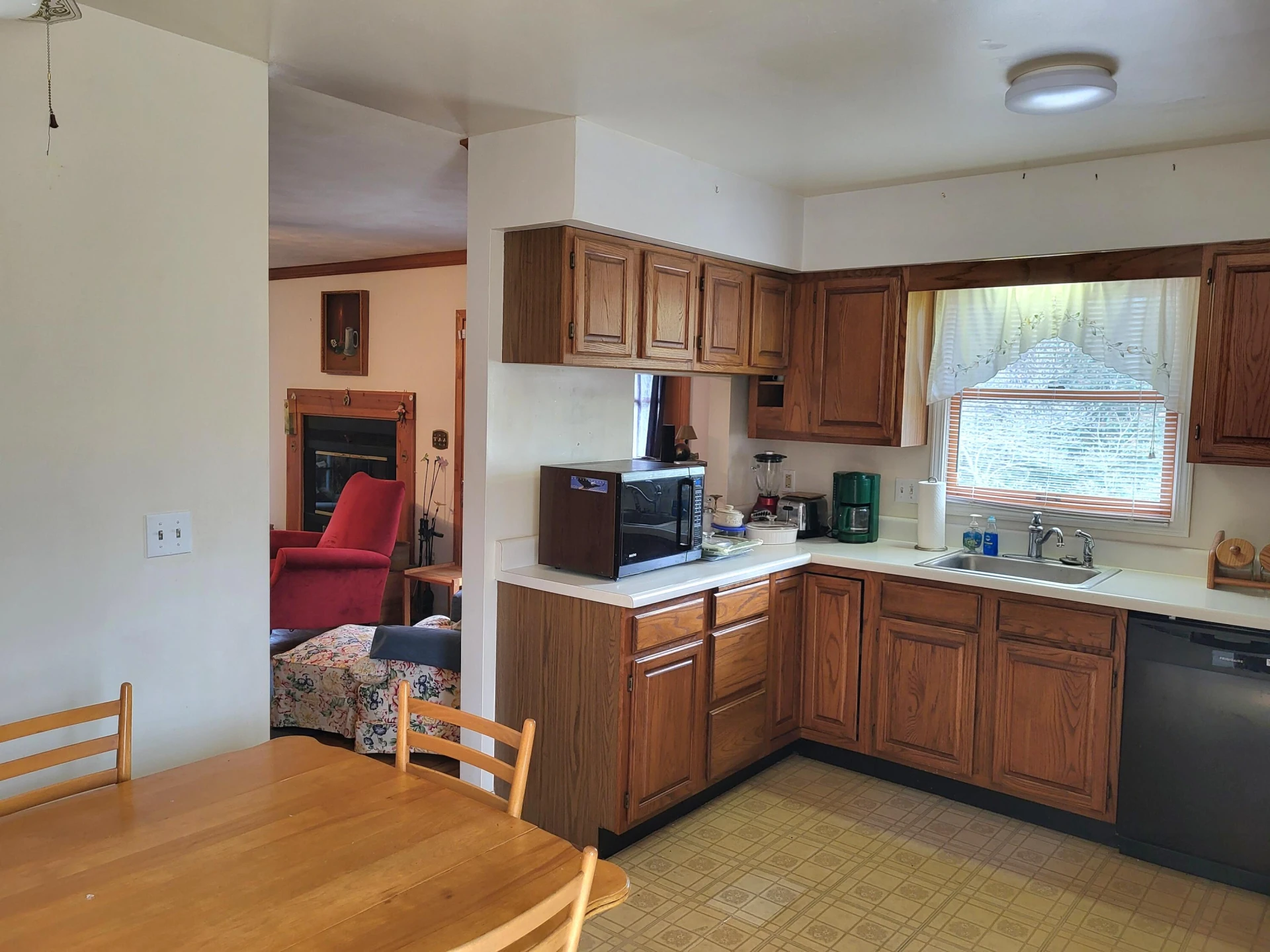 214 Oakridge DR - Photo 5