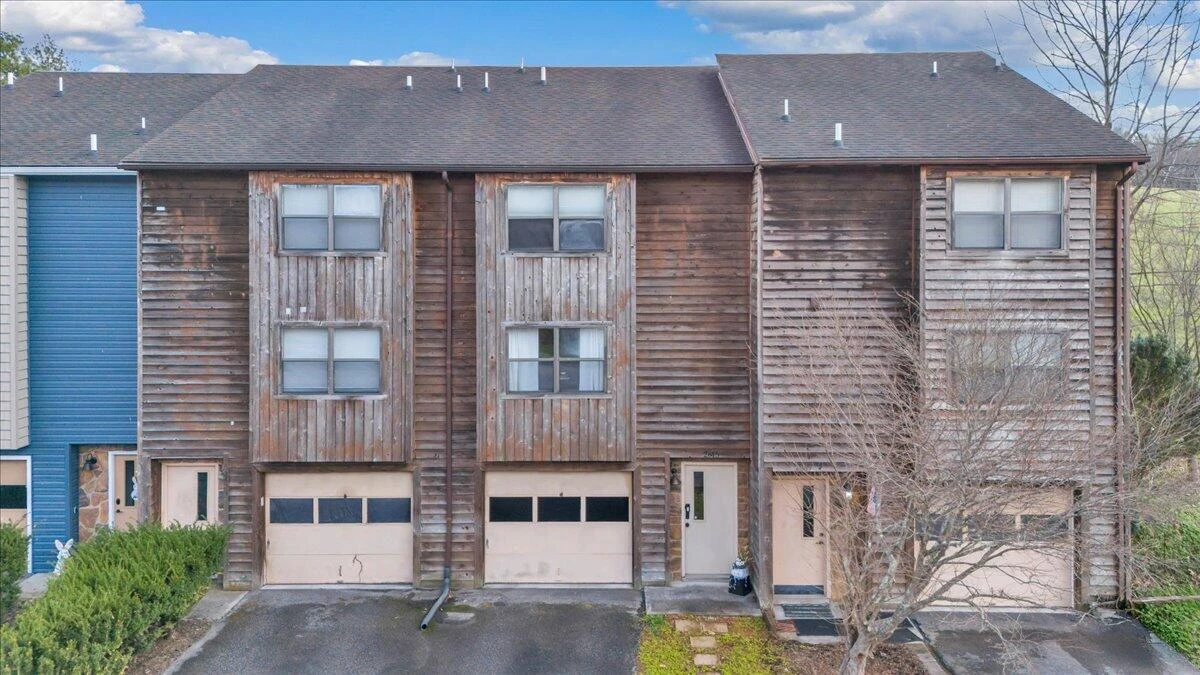 2615 Glade DR SE - Photo 2