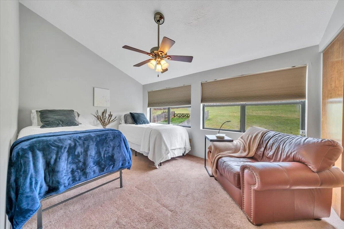 2615 Glade DR SE - Photo 22
