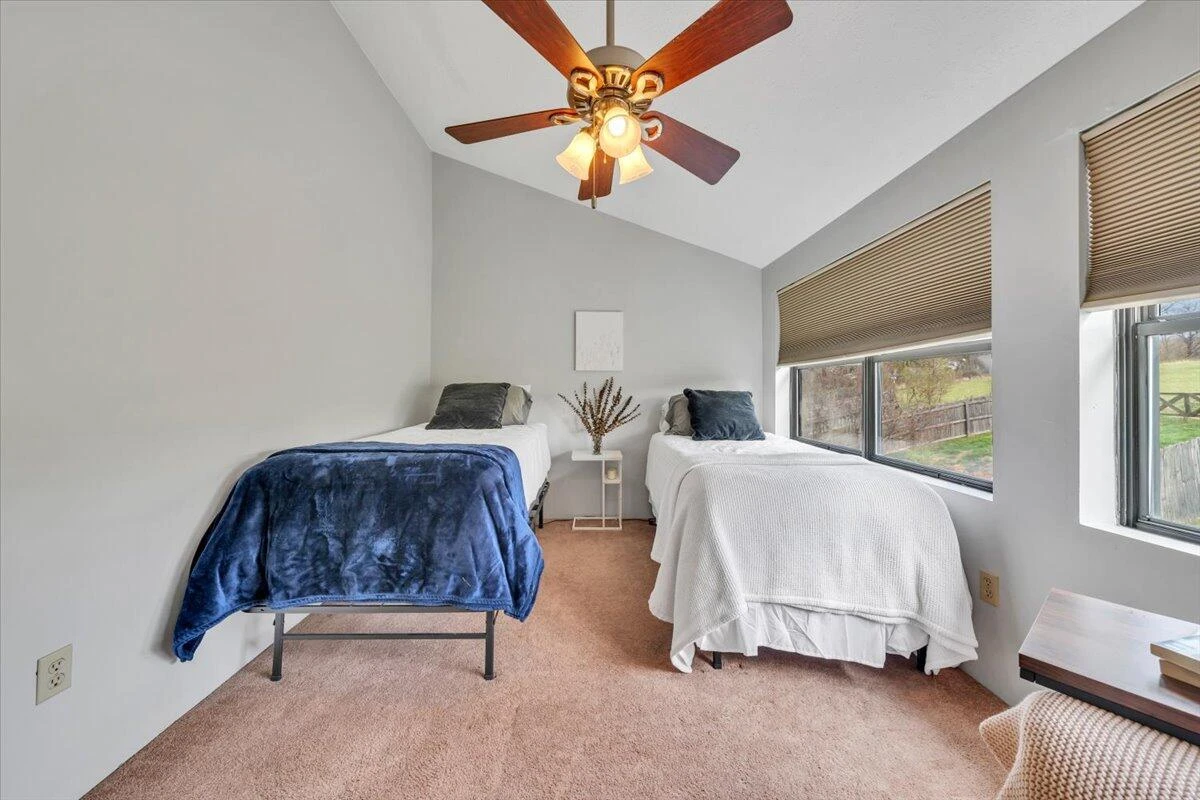 2615 Glade DR SE - Photo 23