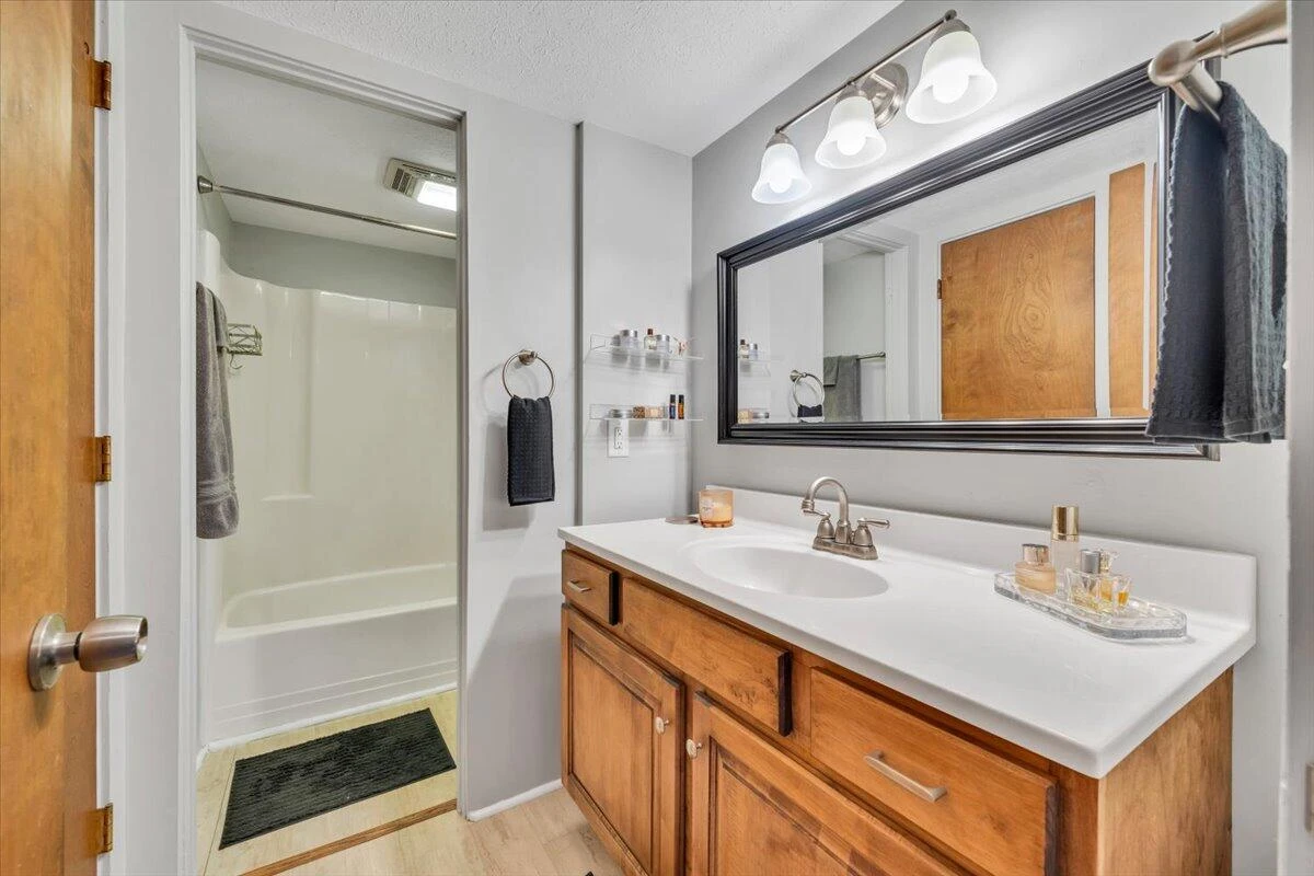 2615 Glade DR SE - Photo 26