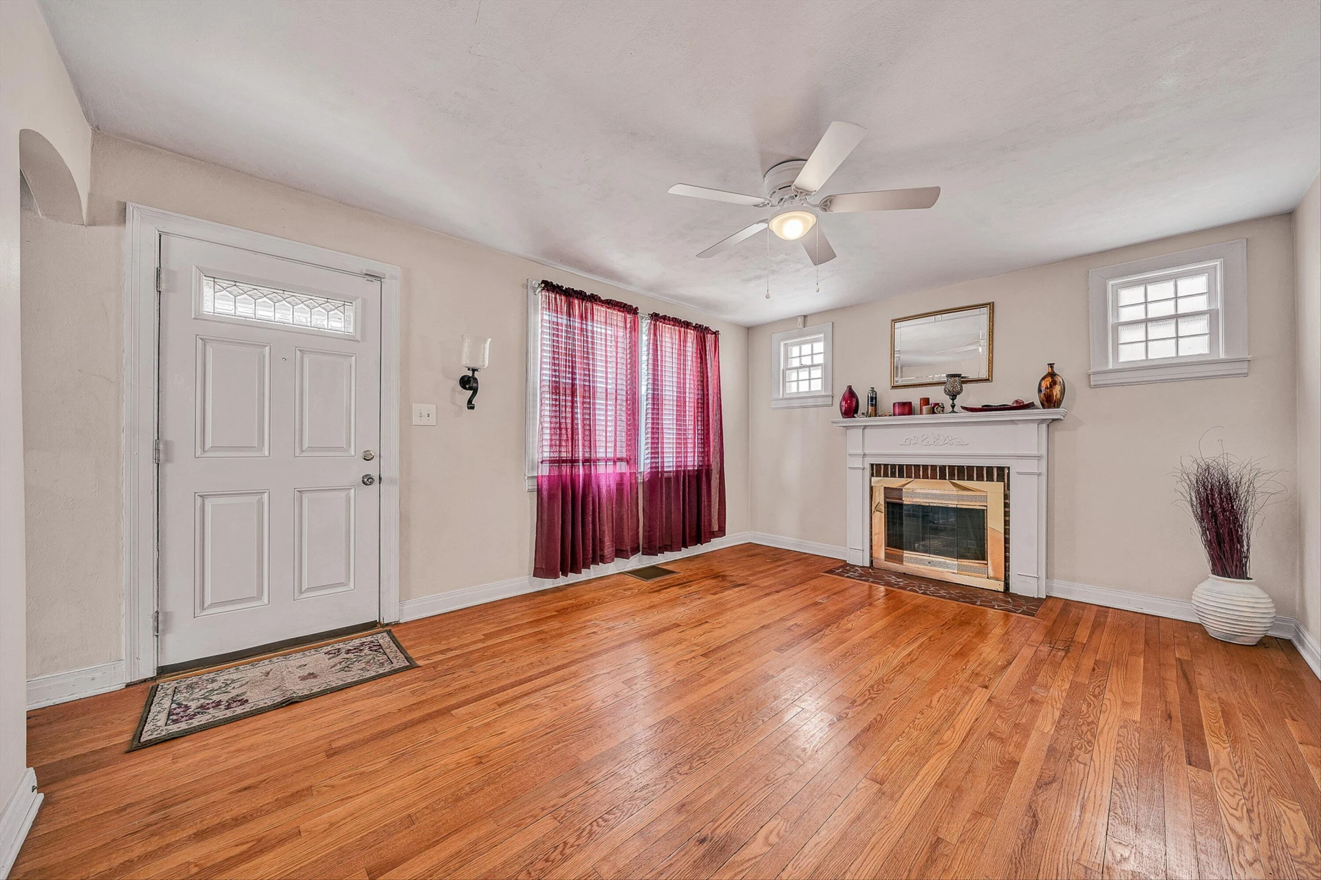4009 Richland AVE NW - Photo 5