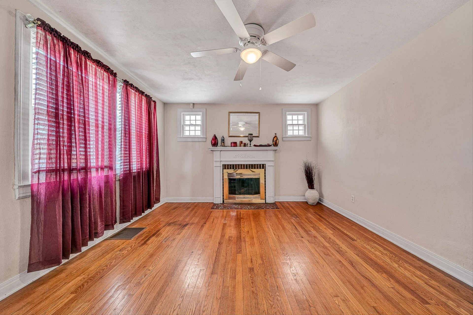 4009 Richland AVE NW - Photo 6
