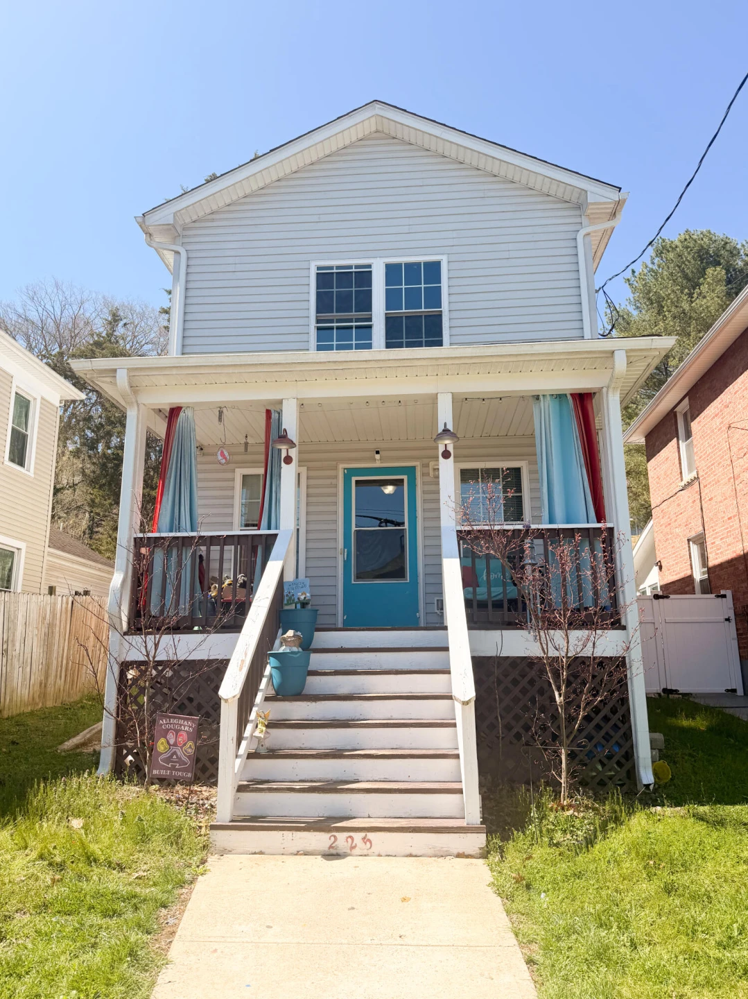 225 Roxbury ST