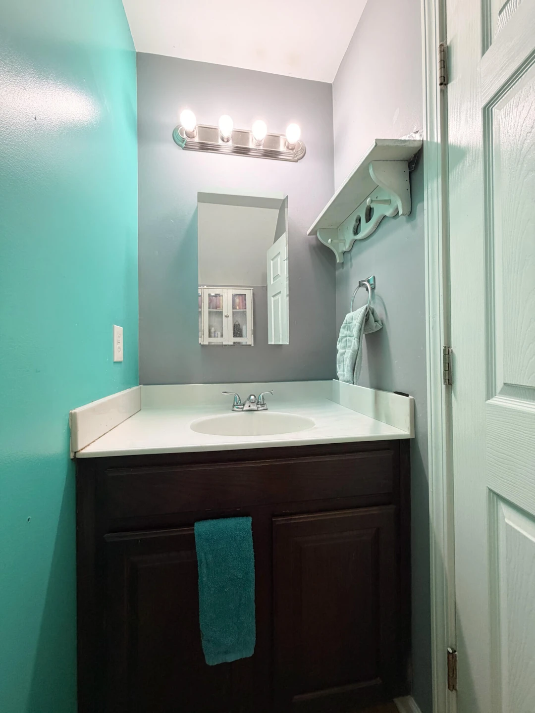 225 Roxbury ST - Photo 14