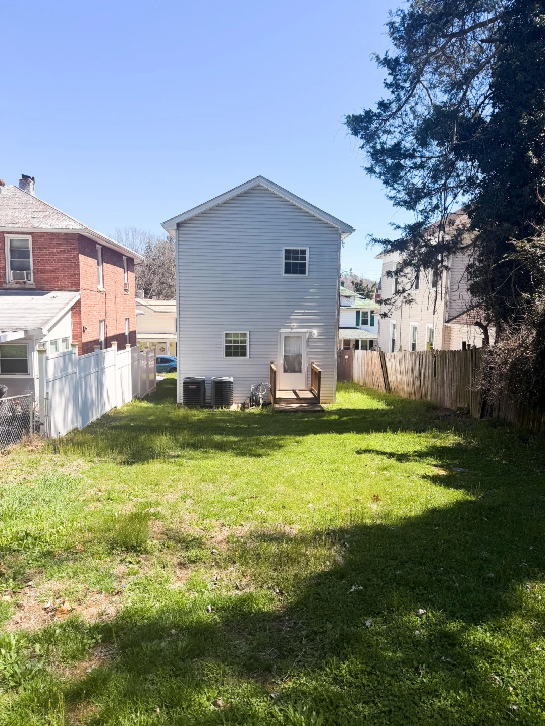 225 Roxbury ST - Photo 24