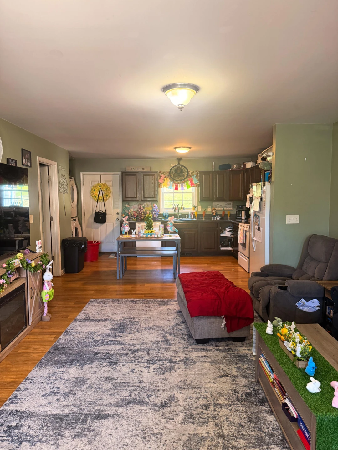 225 Roxbury ST - Photo 4