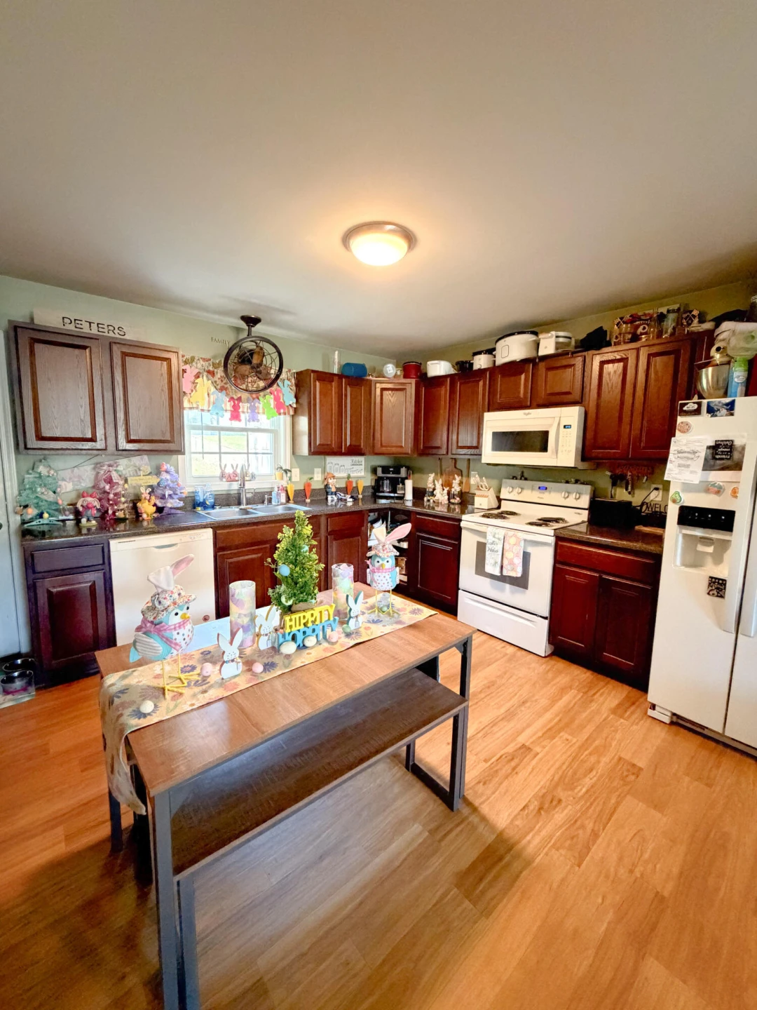 225 Roxbury ST - Photo 5