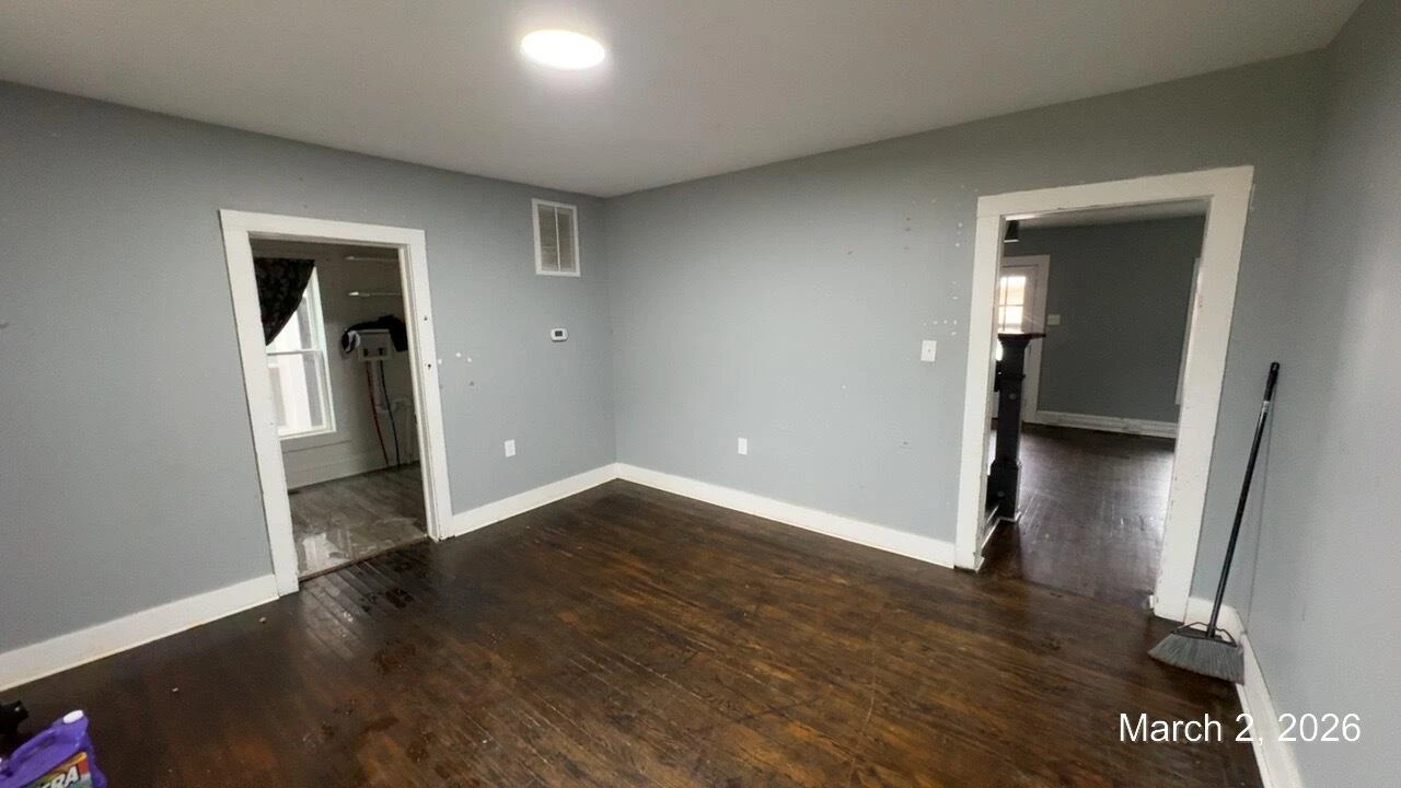 305 E Chestnut ST - Photo 5