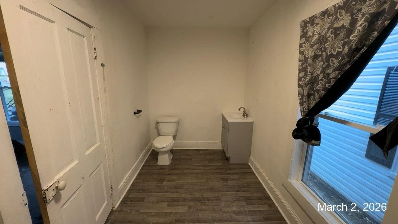 305 E Chestnut ST - Photo 8
