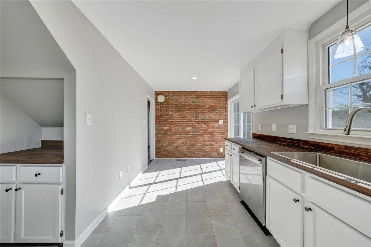 2105 Mountain AVE - Photo 12