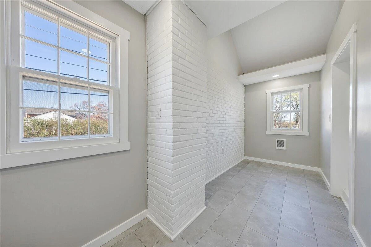 2105 Mountain AVE - Photo 18