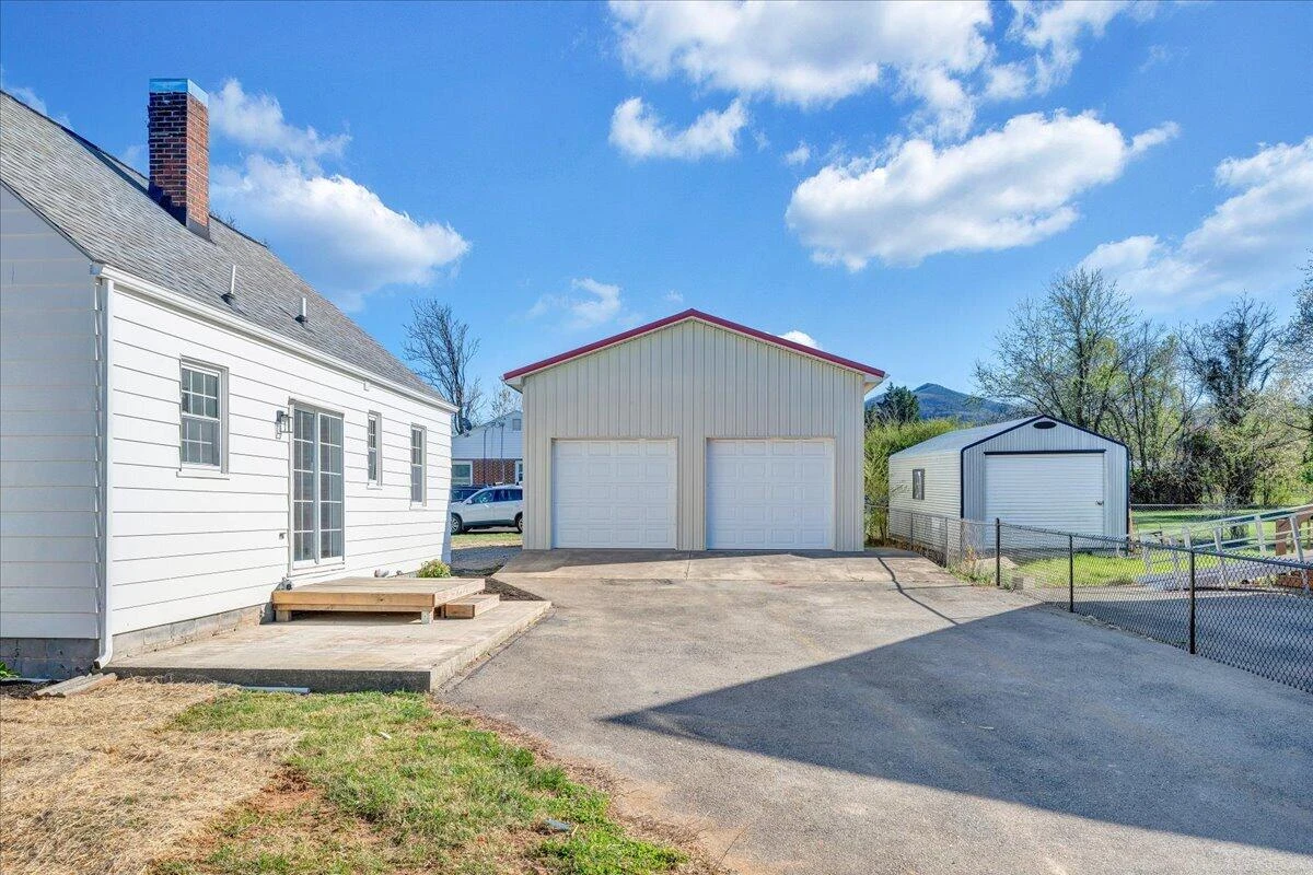2105 Mountain AVE - Photo 37