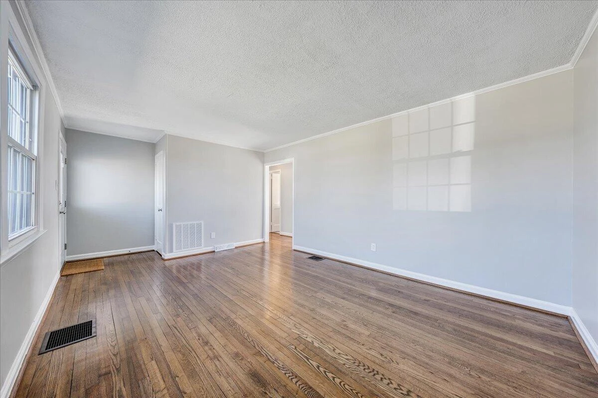 2105 Mountain AVE - Photo 6