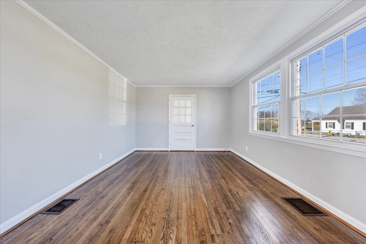 2105 Mountain AVE - Photo 7
