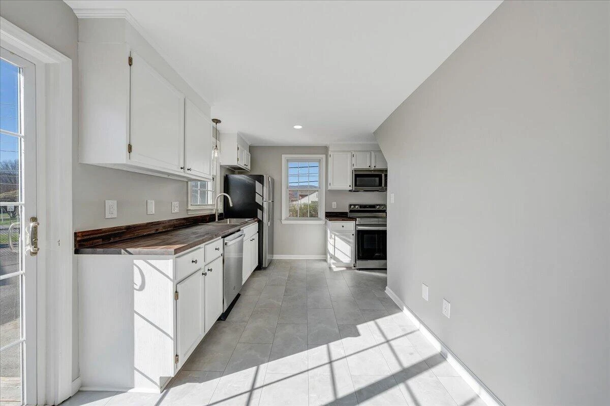 2105 Mountain AVE - Photo 9