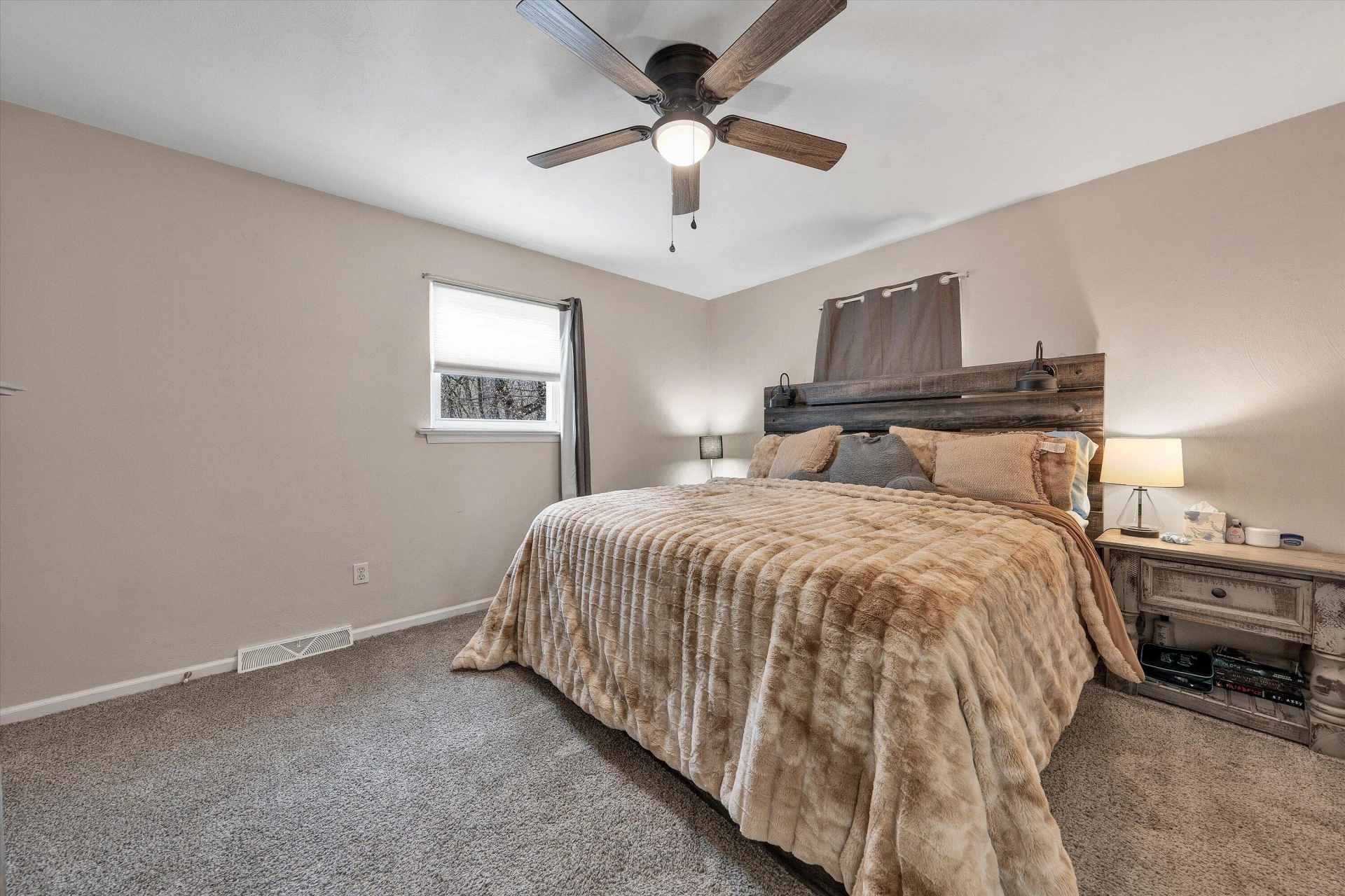 1740 Parker LN - Photo 15