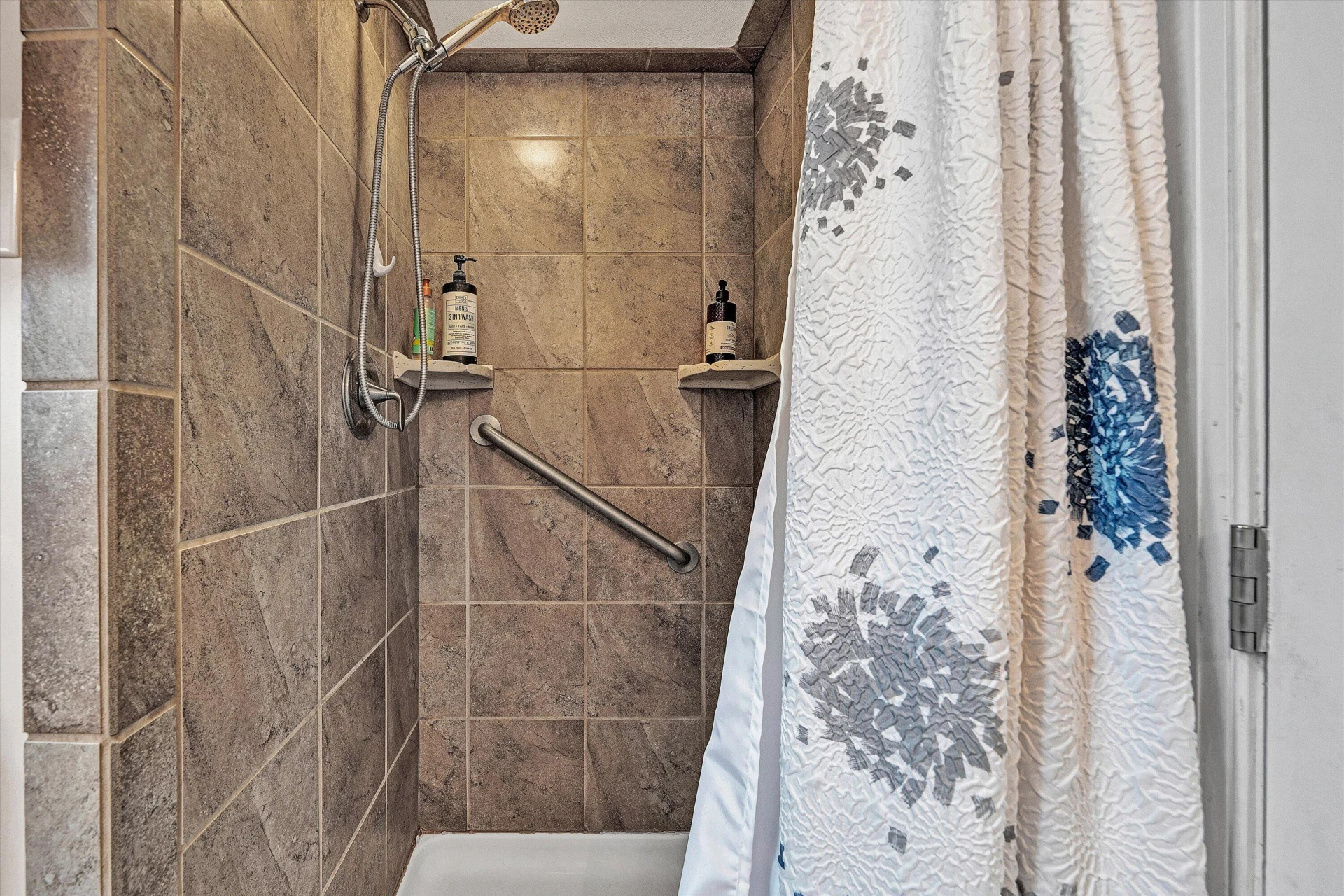 1740 Parker LN - Photo 20