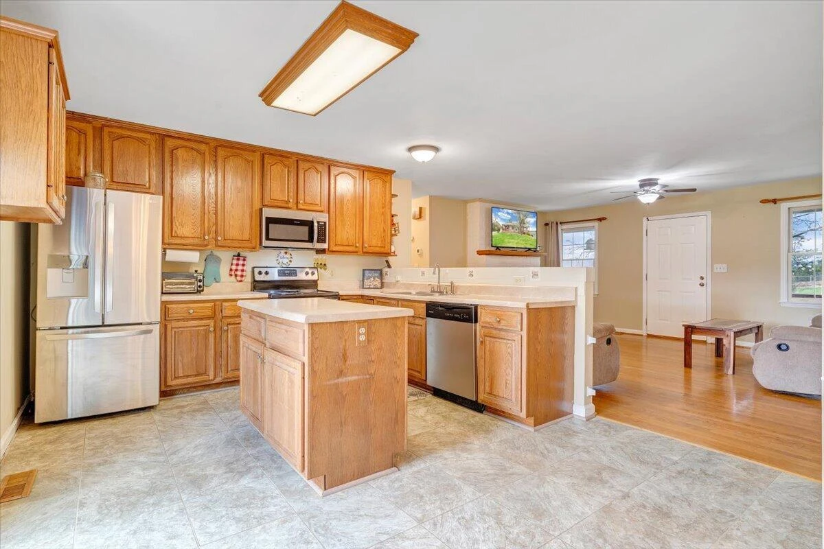 1905 Mount Joy RD - Photo 10