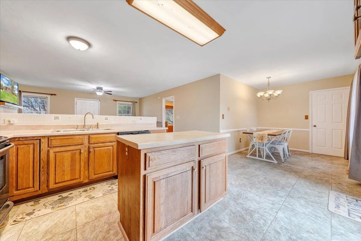 1905 Mount Joy RD - Photo 12