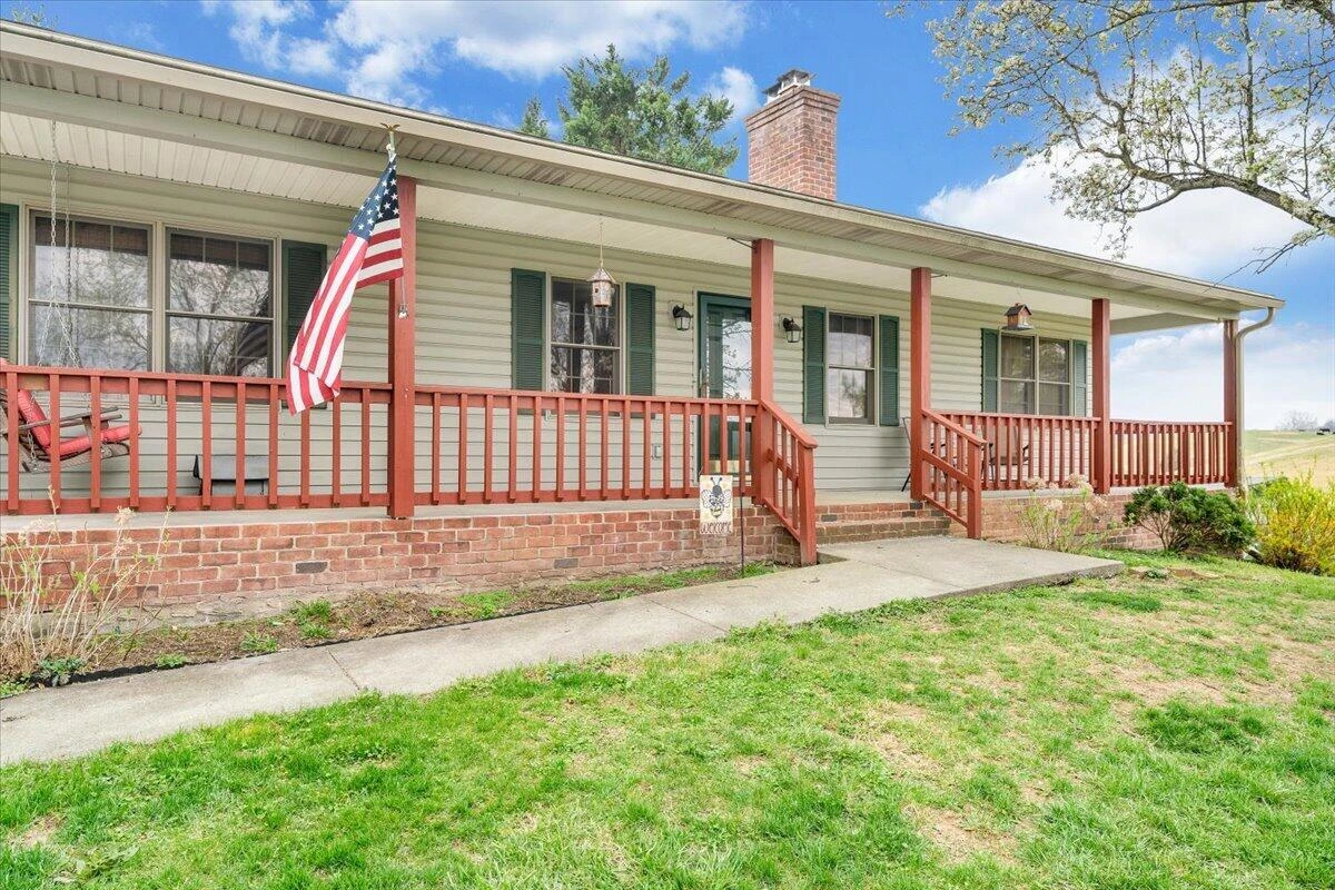 1905 Mount Joy RD - Photo 3