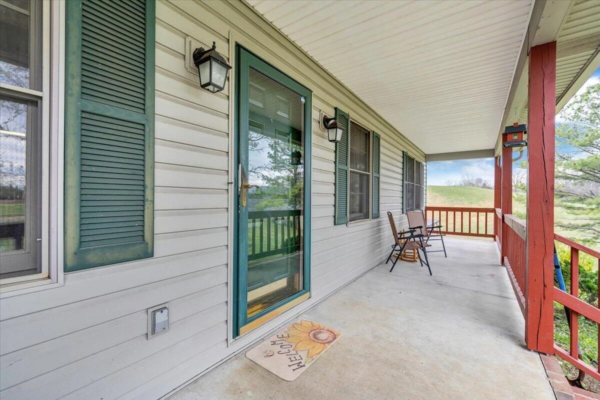 1905 Mount Joy RD - Photo 4