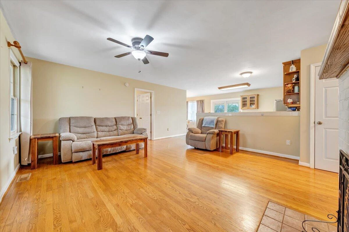 1905 Mount Joy RD - Photo 6