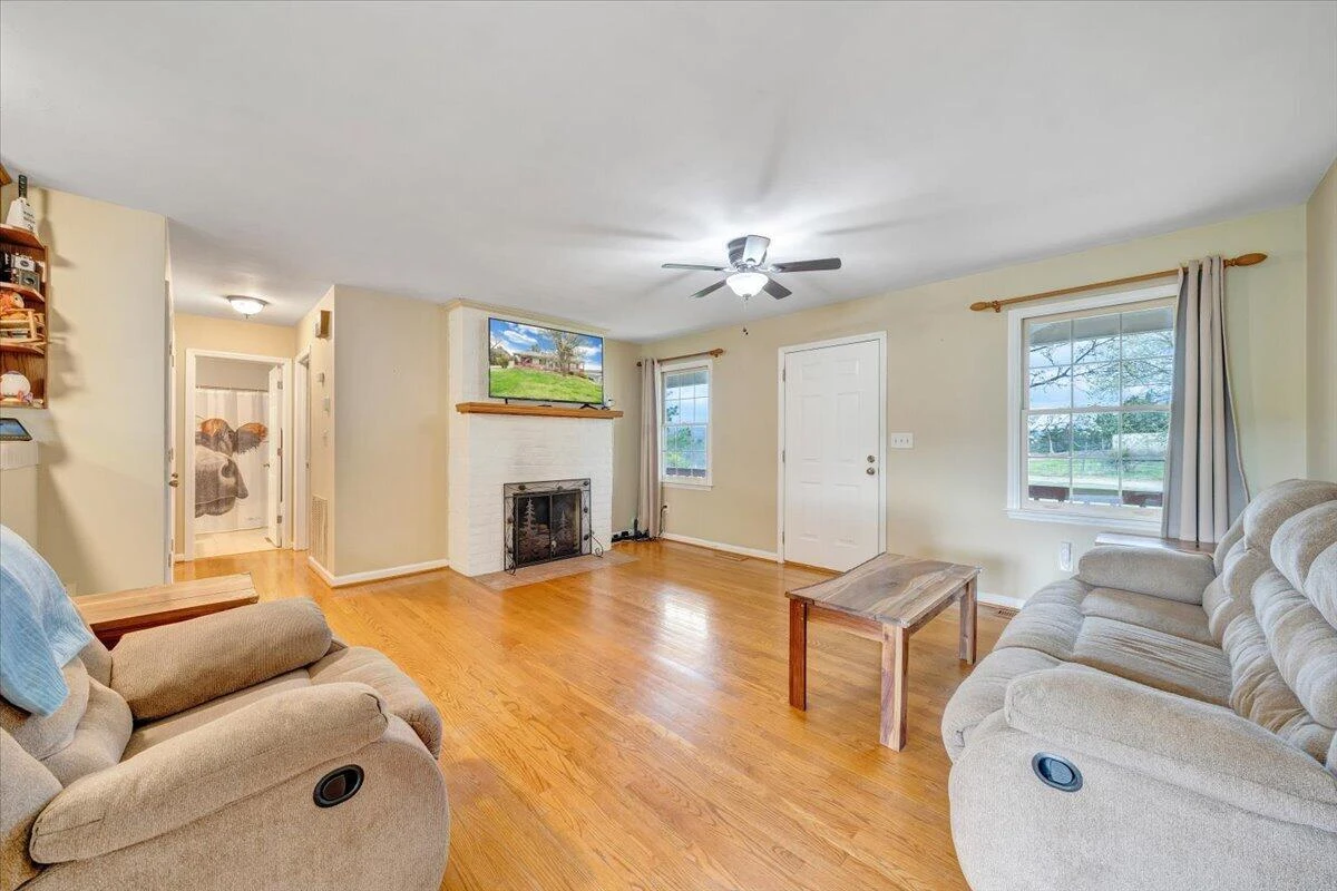 1905 Mount Joy RD - Photo 8
