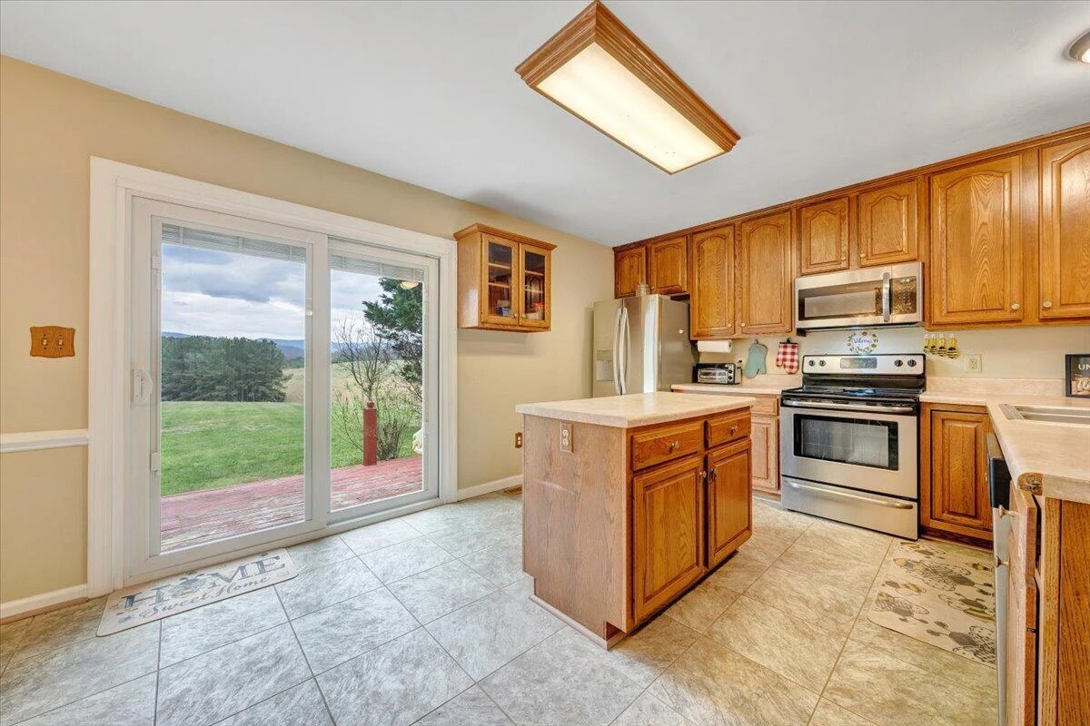 1905 Mount Joy RD - Photo 9