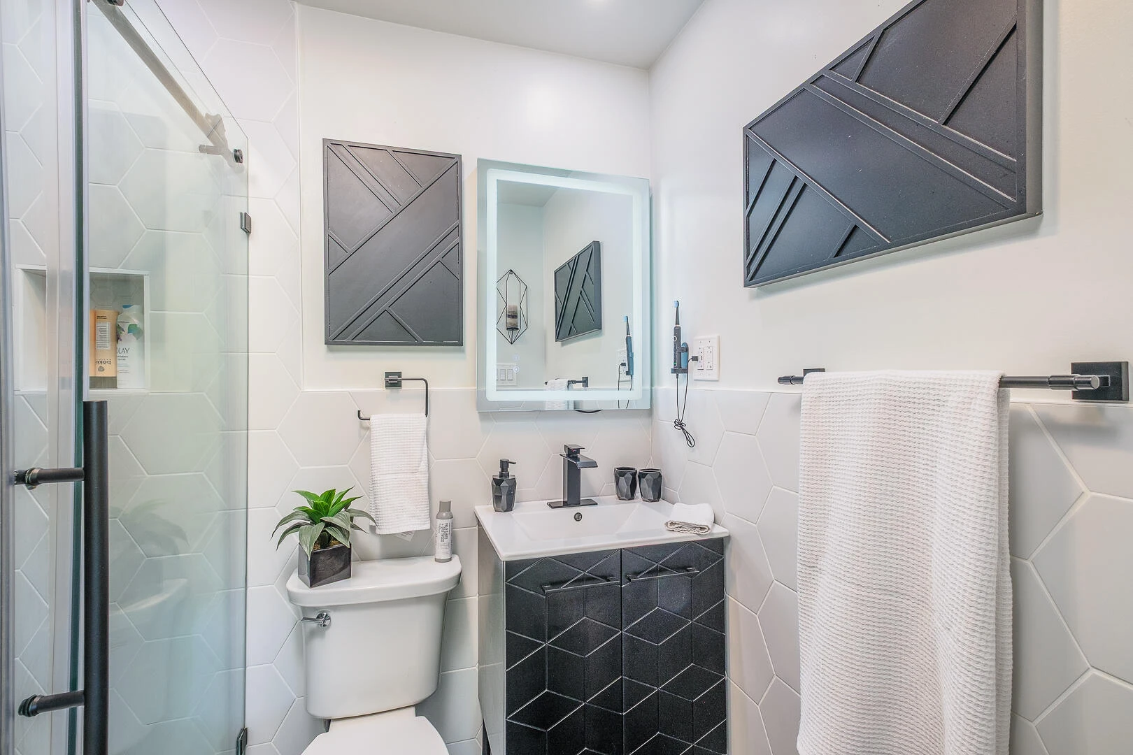 1307 S Massie AVE - Photo 24