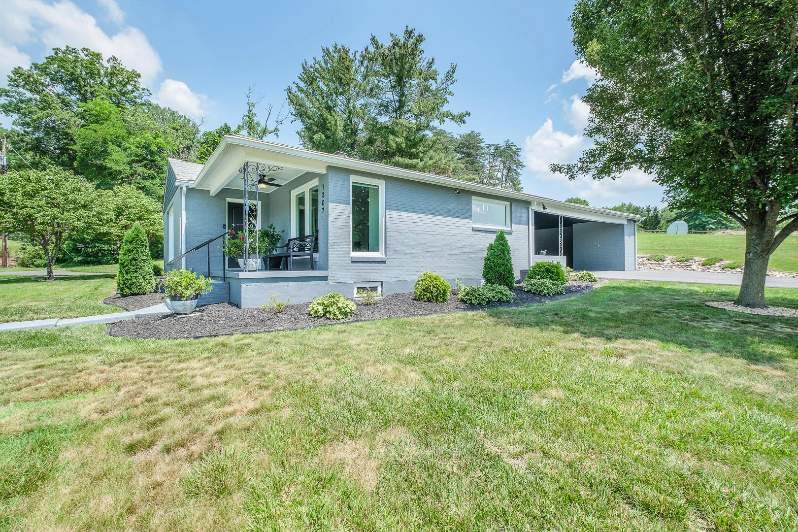 1307 S Massie AVE - Photo 7
