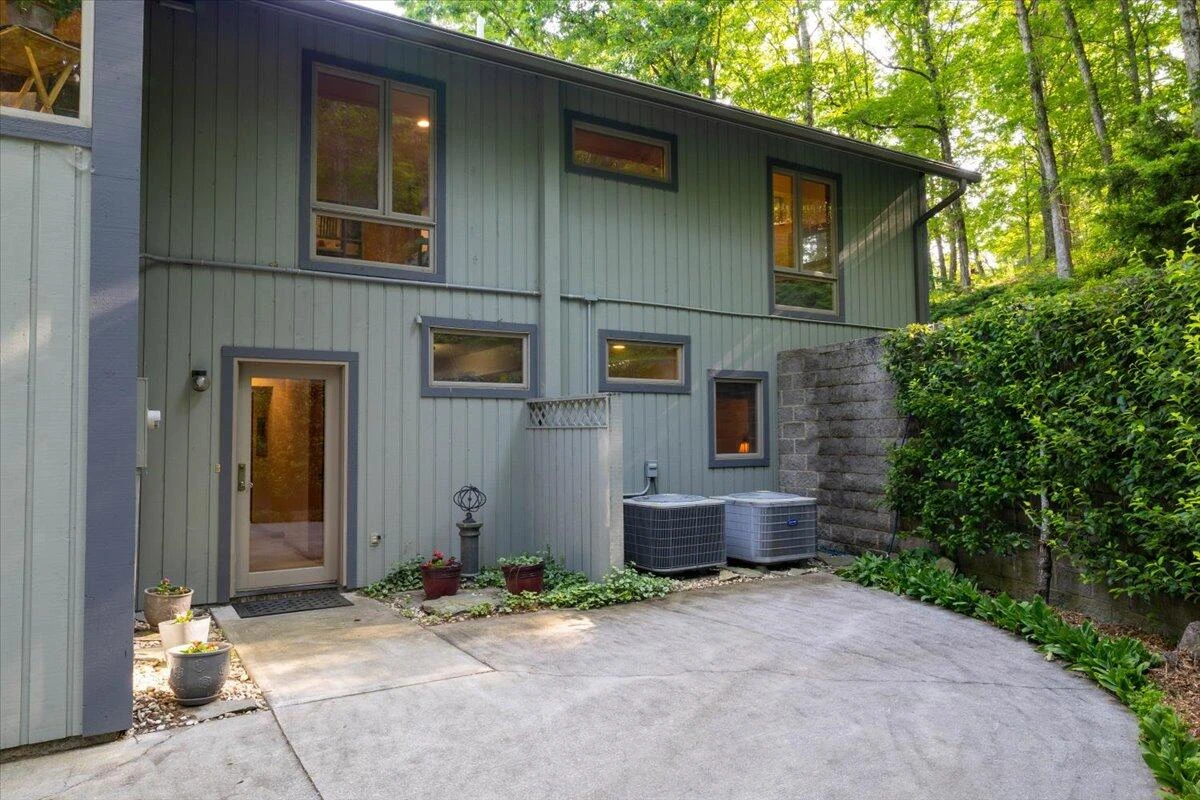 701 Bishop RD - Photo 46