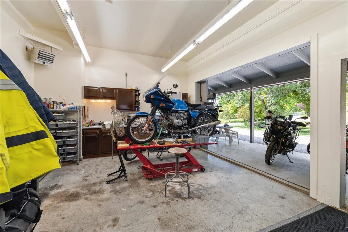 701 Bishop RD - Photo 59