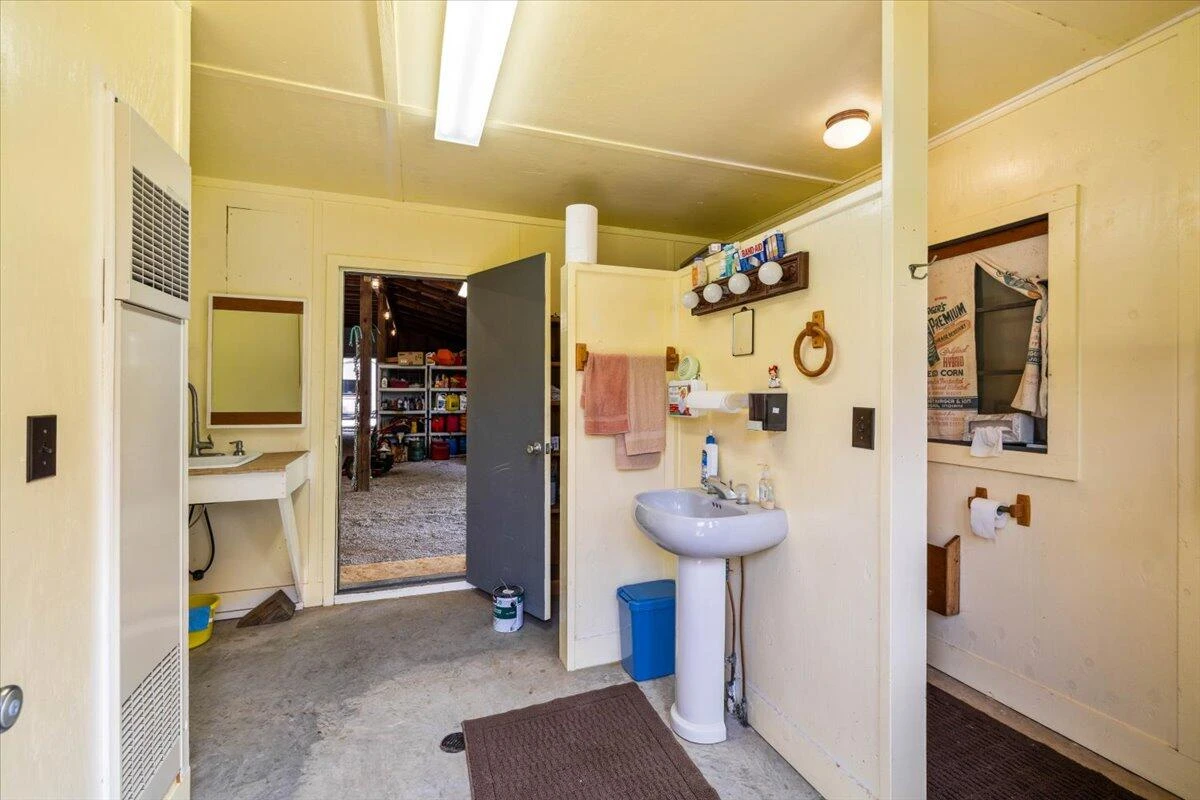 701 Bishop RD - Photo 68
