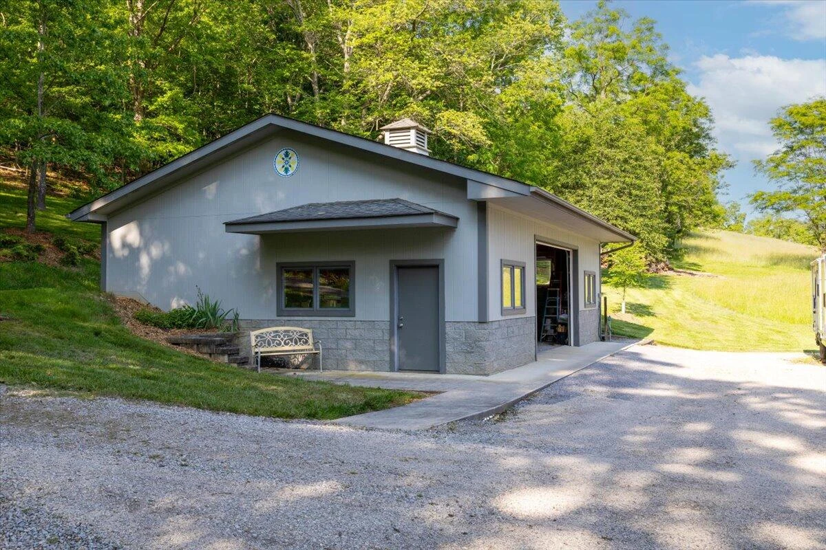 701 Bishop RD - Photo 72