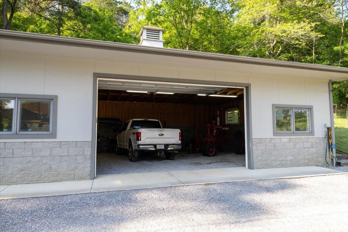 701 Bishop RD - Photo 73