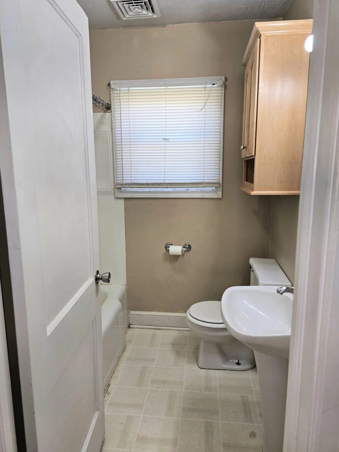 914 Whitney AVE NW - Photo 10
