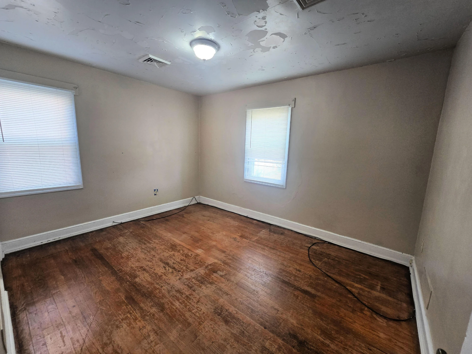 914 Whitney AVE NW - Photo 12