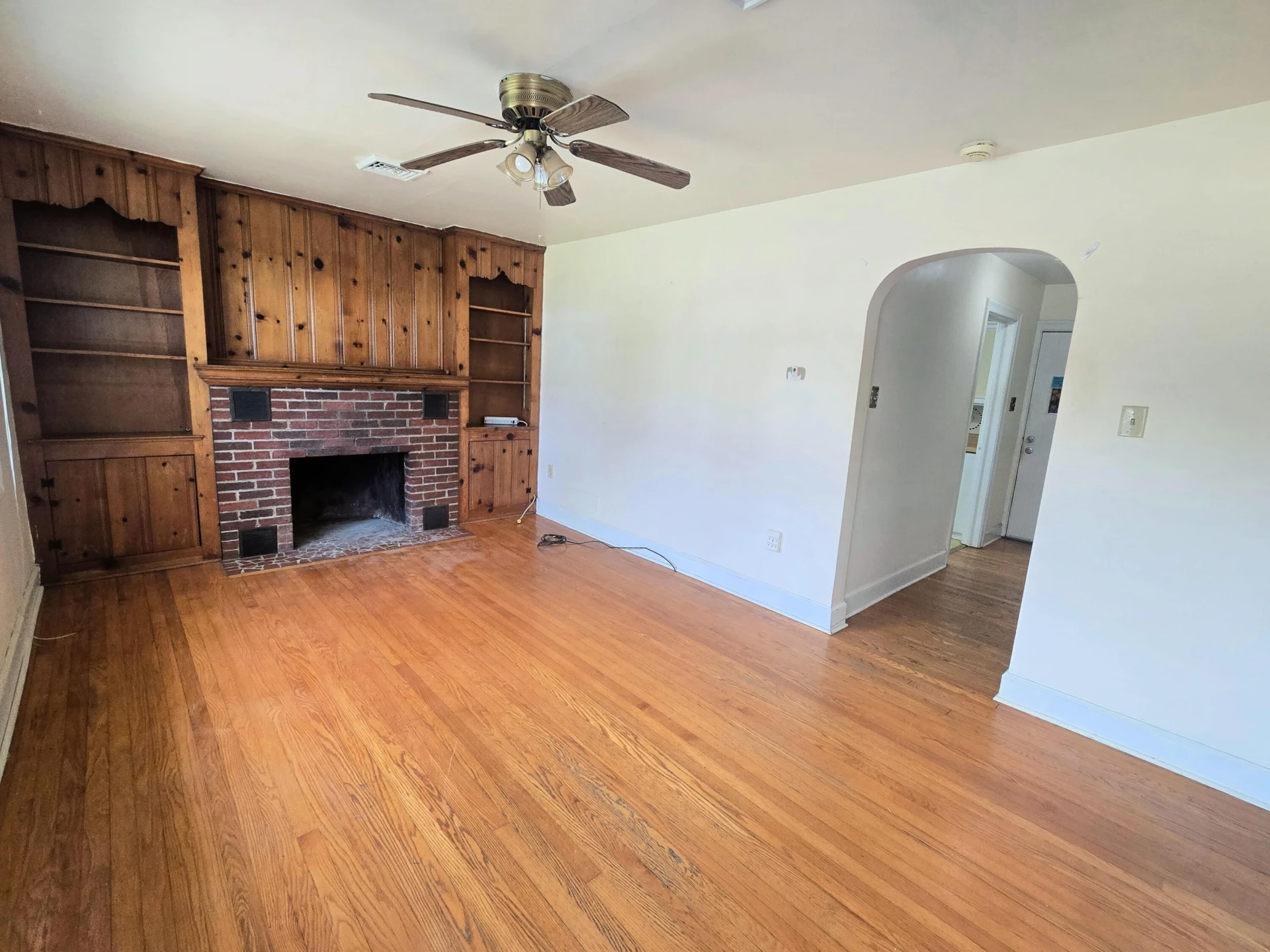 914 Whitney AVE NW - Photo 3