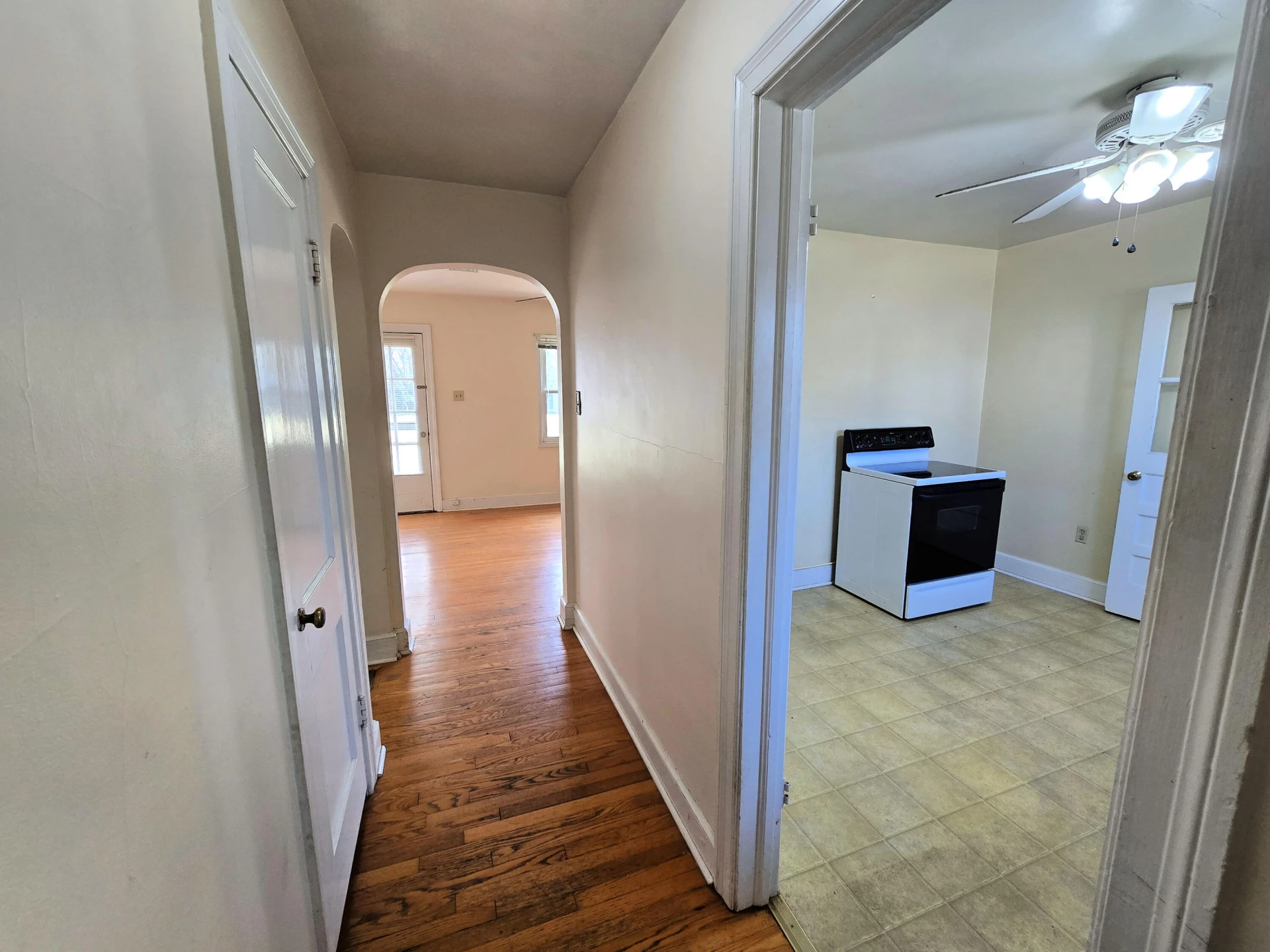 914 Whitney AVE NW - Photo 5