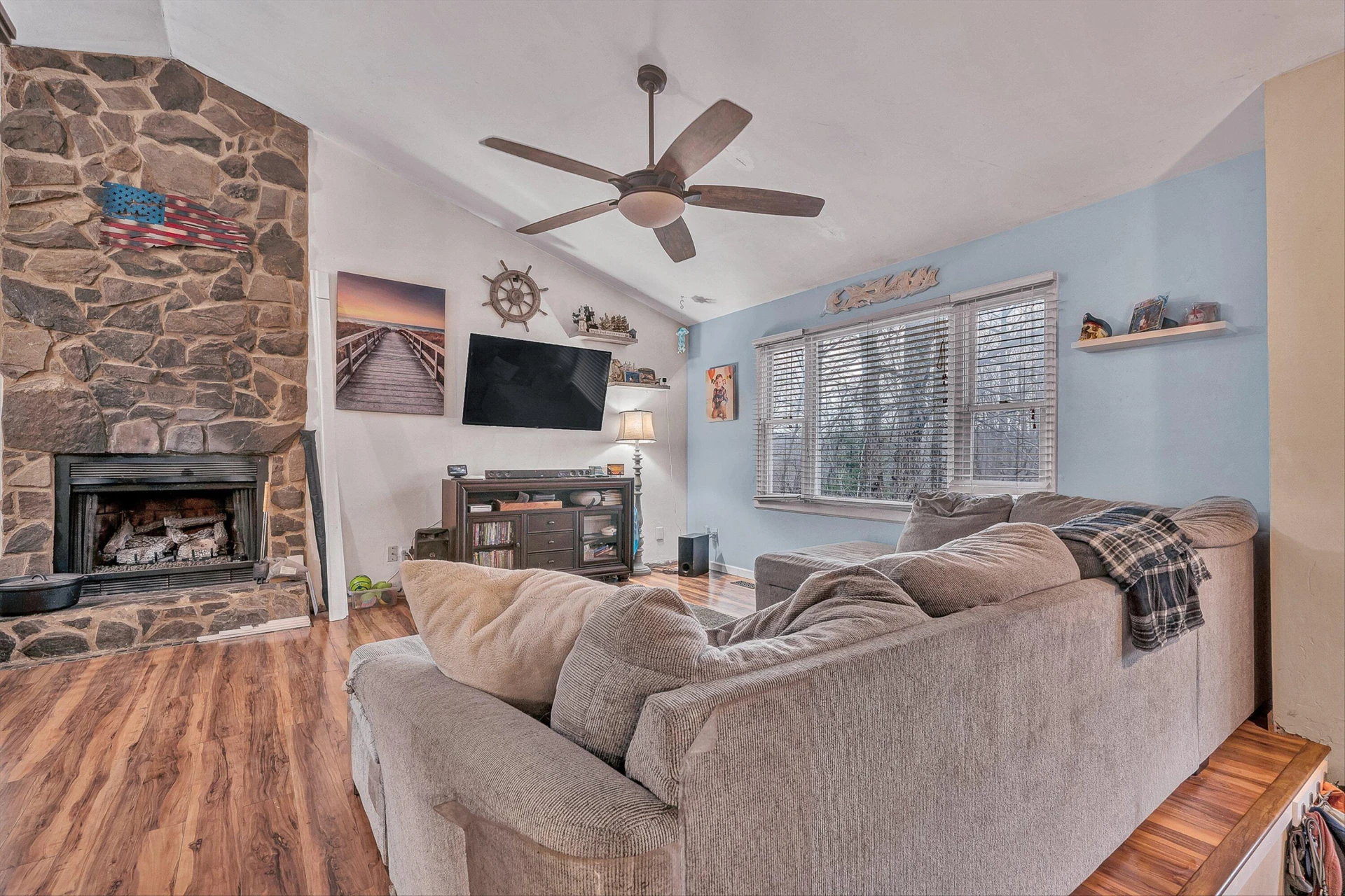769 Lakeshore Terrace RD - Photo 4