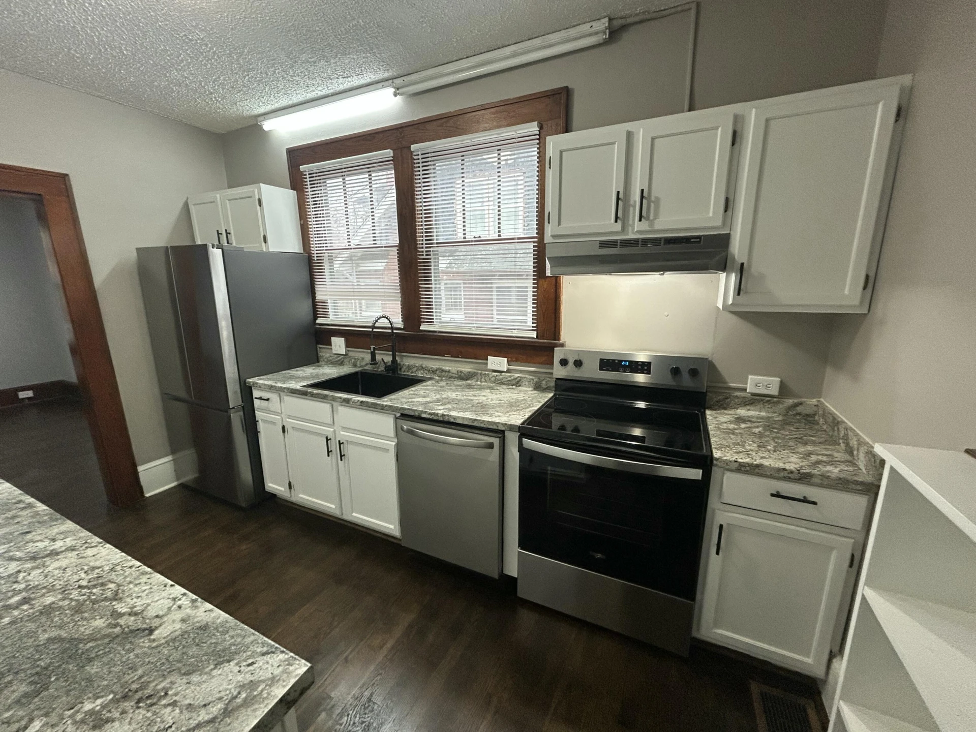 315 S Washington AVE - Photo 3