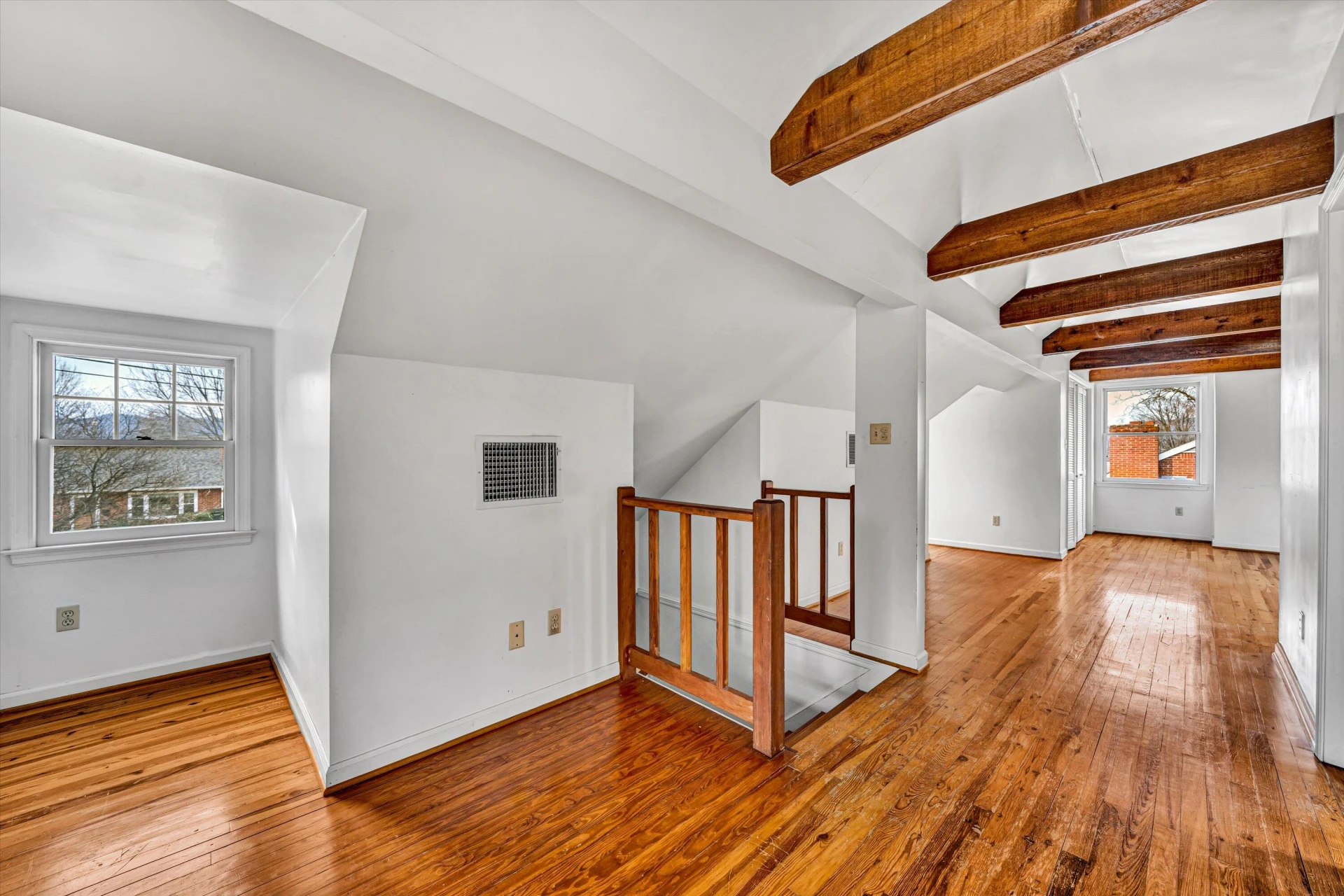 919 LOGAN ST - Photo 18