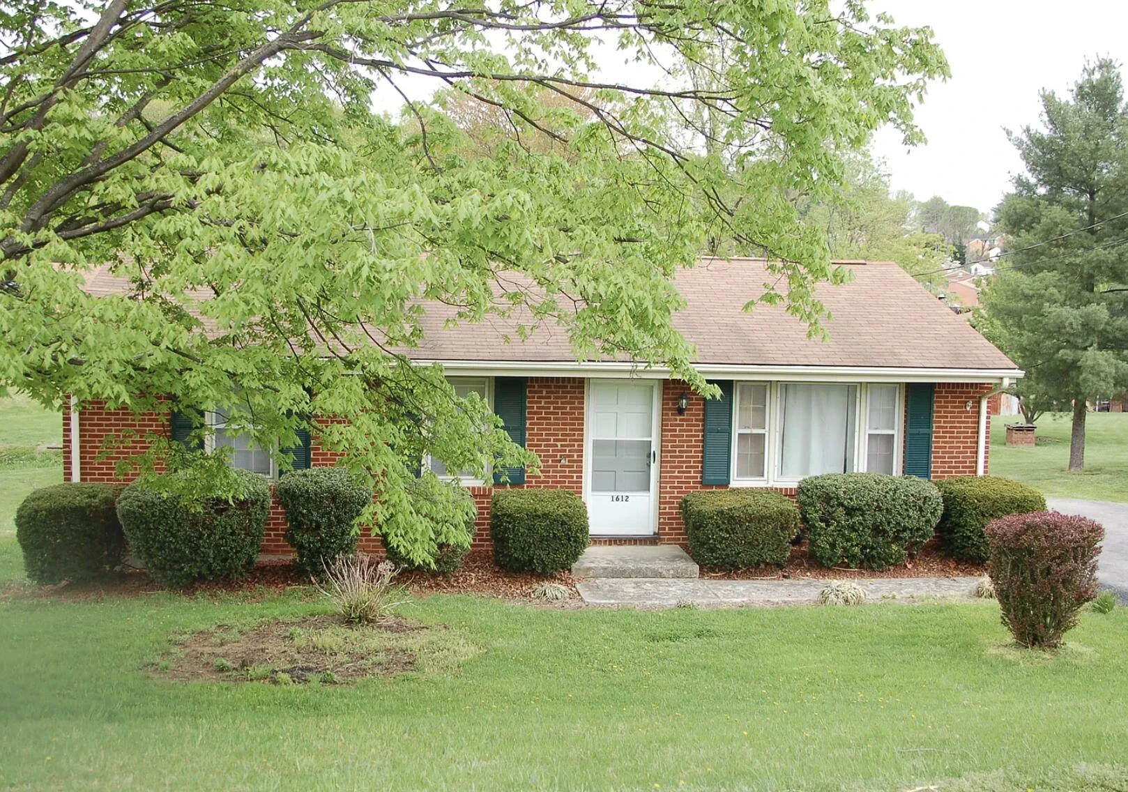 1612 Mountain View RD