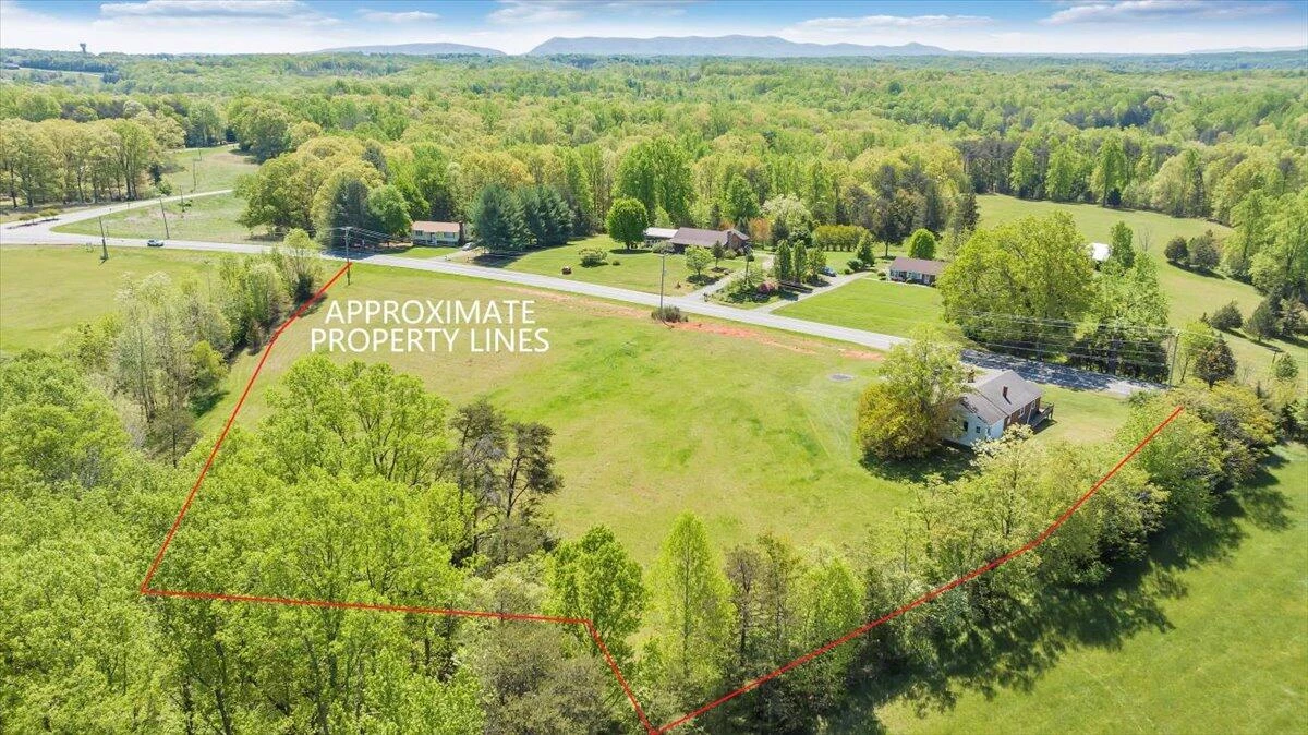 15723 Moneta RD