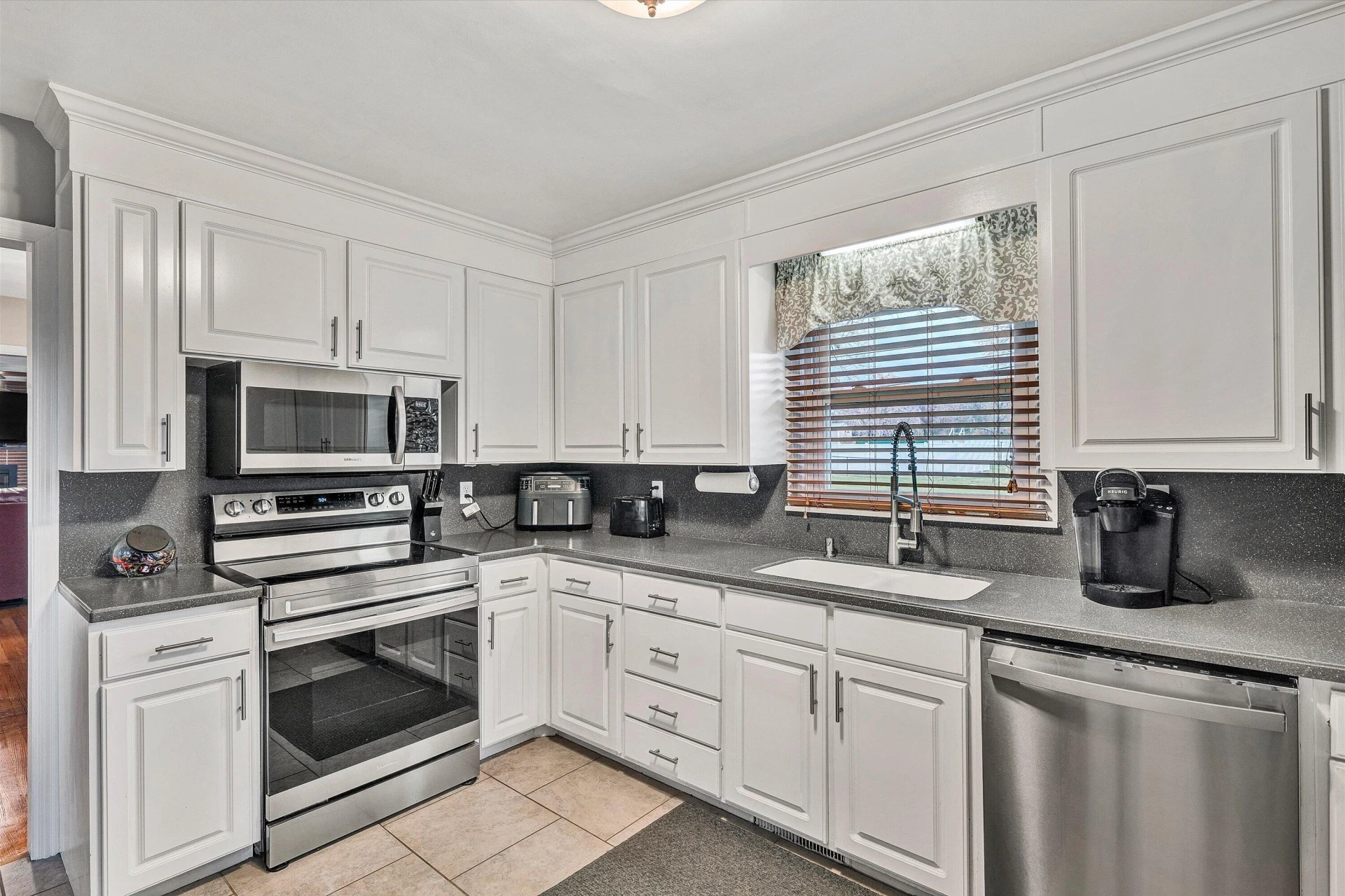 3411 Frontier RD NW - Photo 10