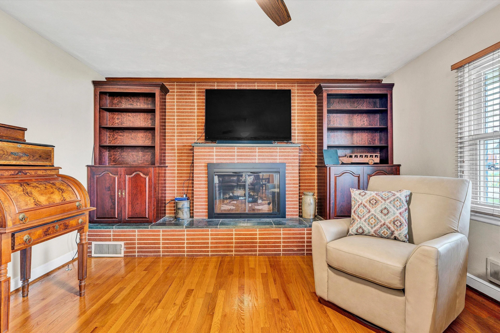 3411 Frontier RD NW - Photo 7