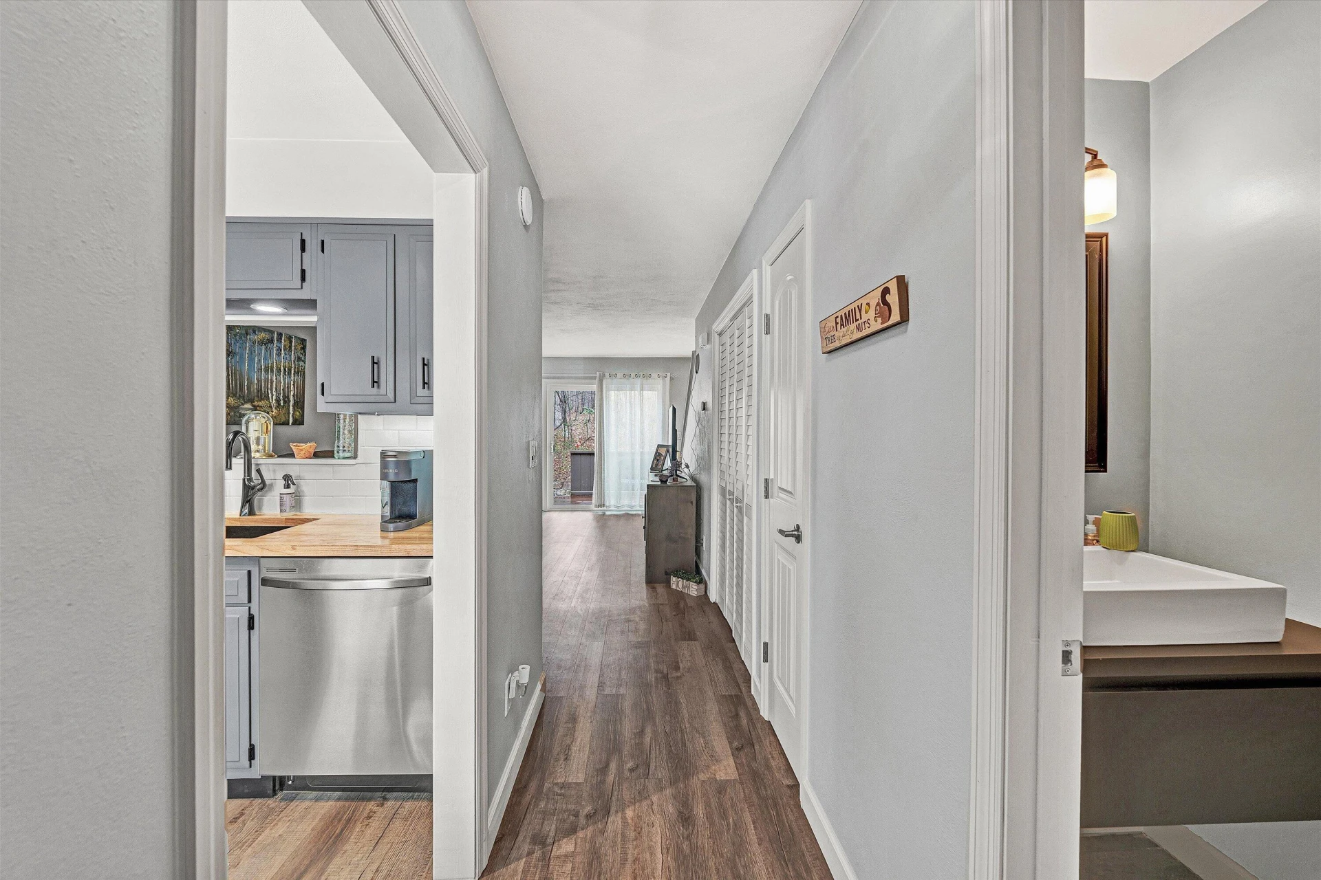 7122 Woods Crossing DR - Photo 2